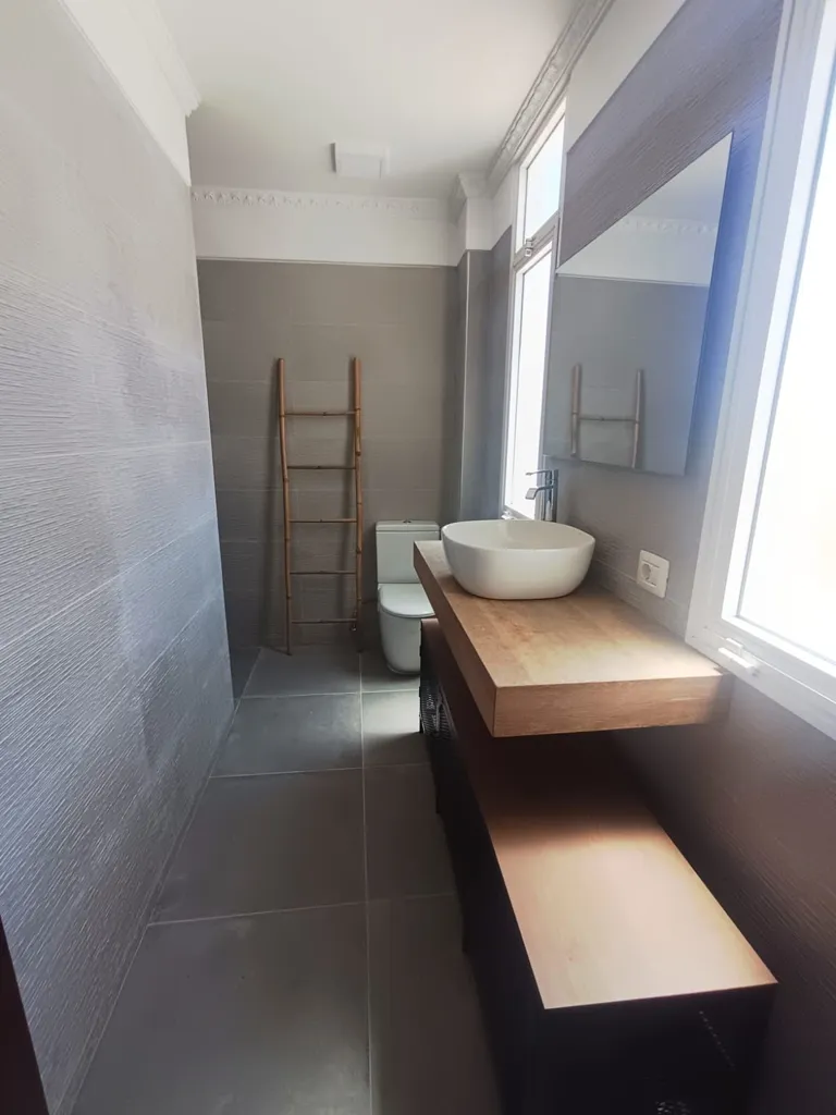 Salles de bain - Modern Loft with Terrace in Santa Cruz