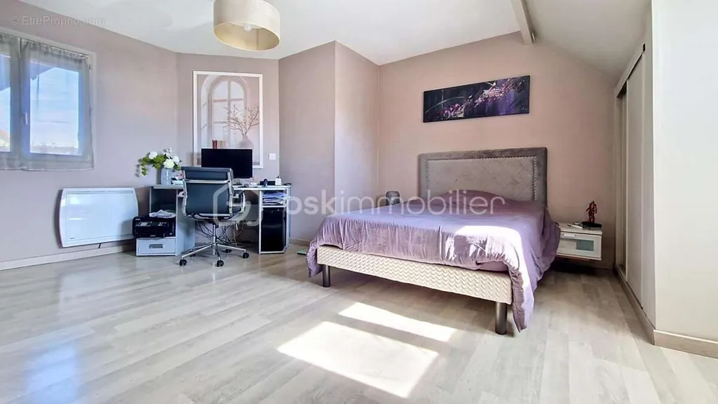 Chambres - Maison 6 pièces à Tremblay-En-France