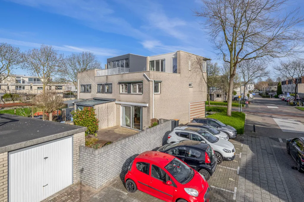 Exterior - Corner House with Garden in Stadspolders