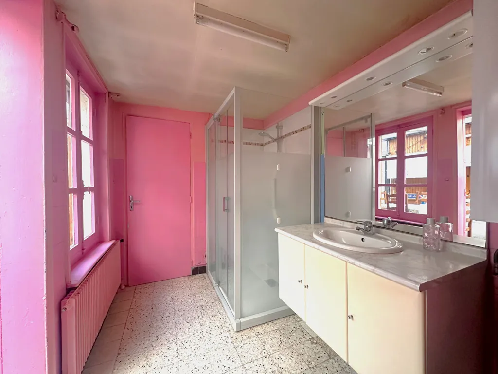 Salles de bain - Maison de Ville à Rénover avec Cour à Caudry
