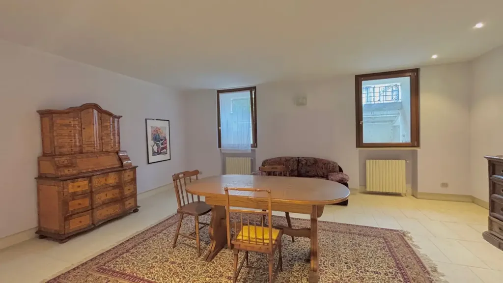 Salle à manger - Architecturally Unique Ground Floor Apartment in Piacenza
