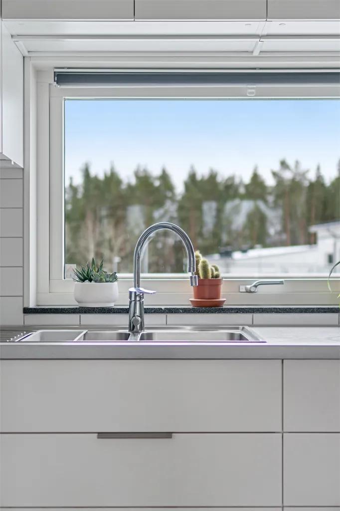 Cuisine - Stylish Apartment with Balcony near Mälaren
