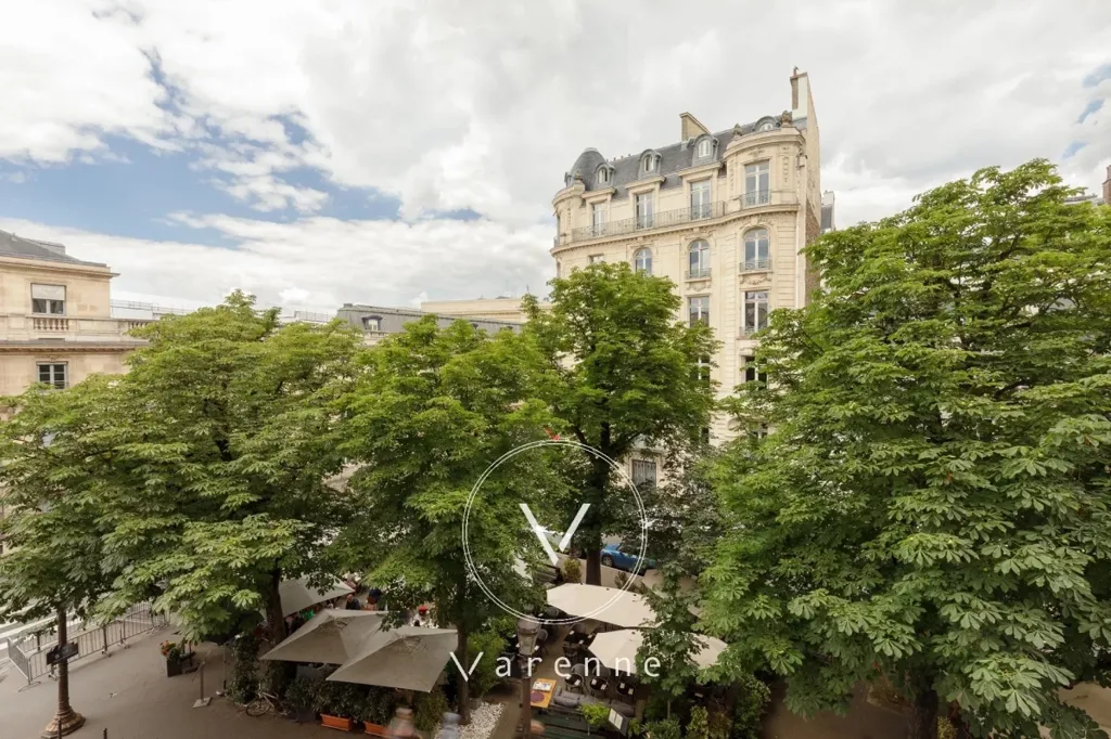 Balcon - Appartement Rénové avec Vue Cour au 7ème Arrondissement