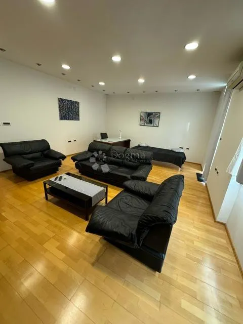 Soggiorno - Spacious Apartment with Balconies in Rijeka