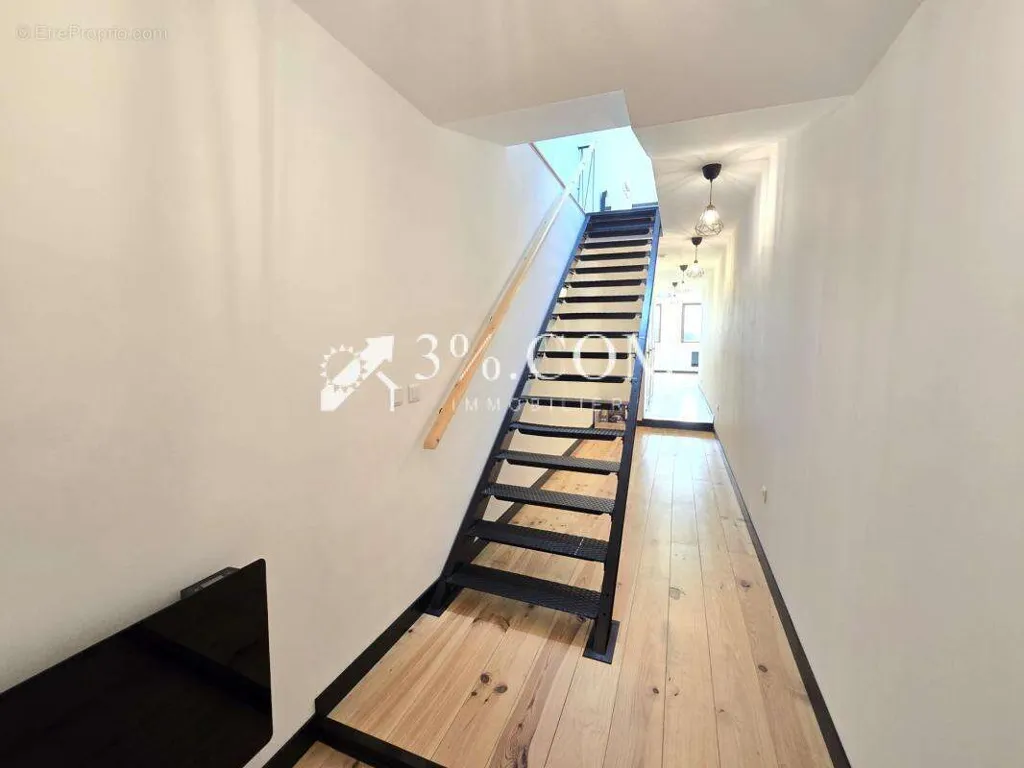 Pièces - Loft Lumineux avec Parking à Tourcoing