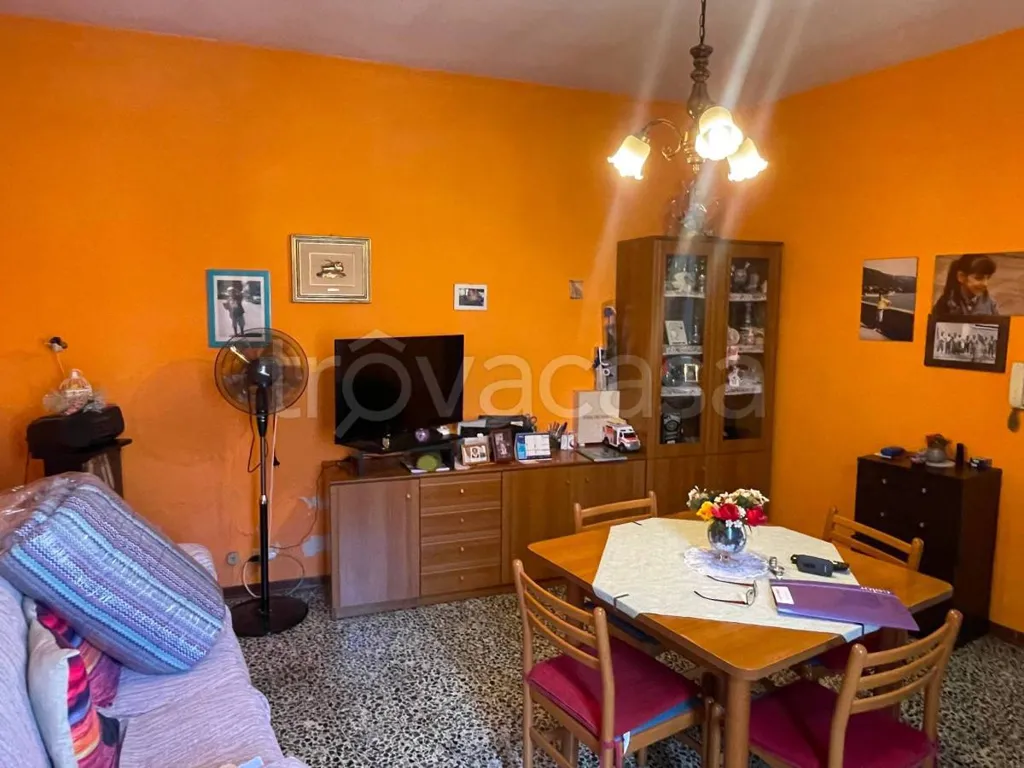Sala da pranzo - Central Trilocale with Balcony in Caramagna Piemonte