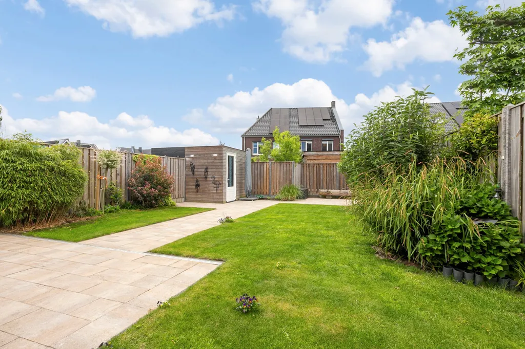 Jardin - Modern Two-Storey House with Garden in Babberich