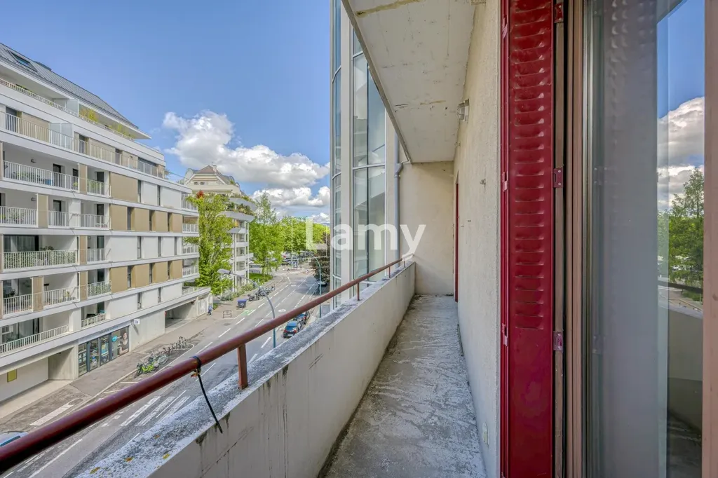 Balcony - Traversant Apartment with Balcony in Annecy