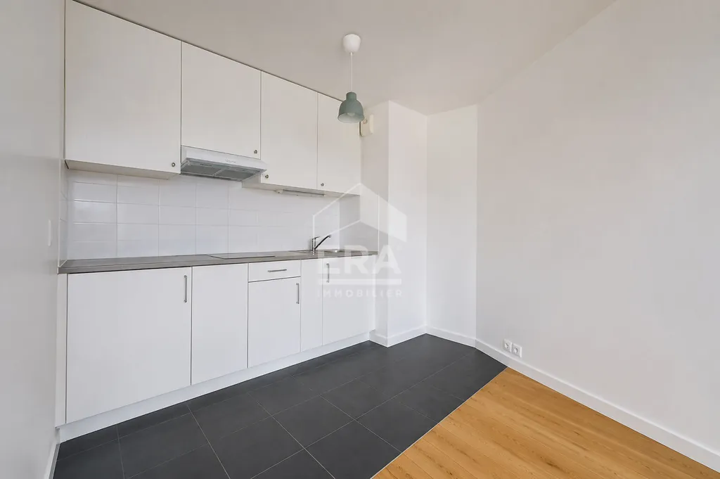 Köök - 2-Bedroom Apartment with Balcony in Clichy