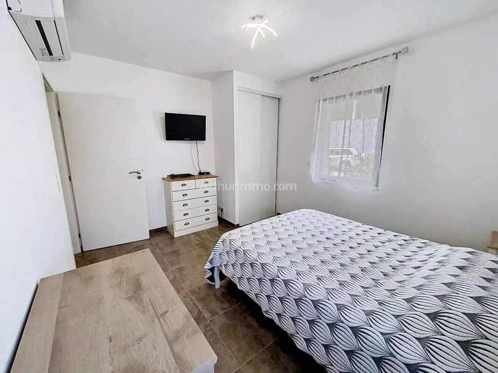 Chambres - Appartement rez-de-jardin avec terrasse à Algajola