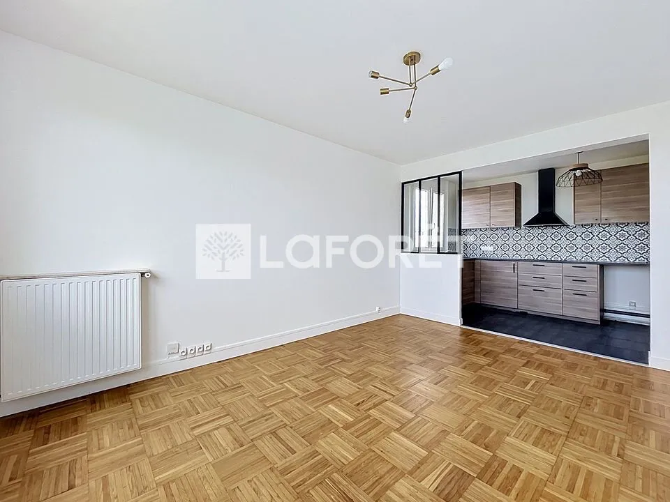 Séjour - Appartement Rénové avec Parking à Champigny-sur-Marne