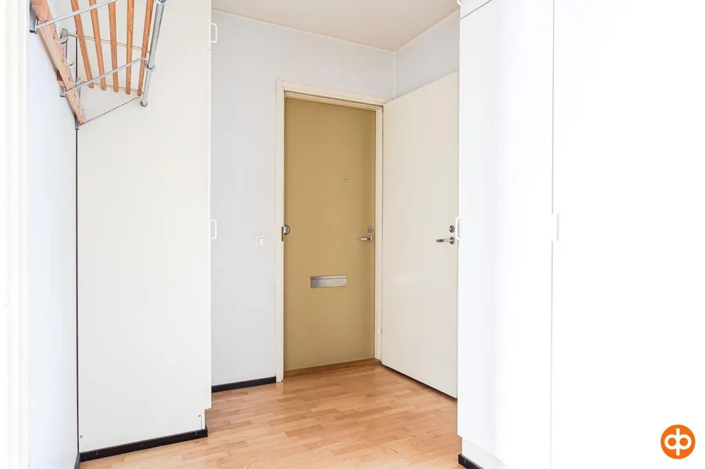 Pièces - Apartment with Balcony in Quiet District