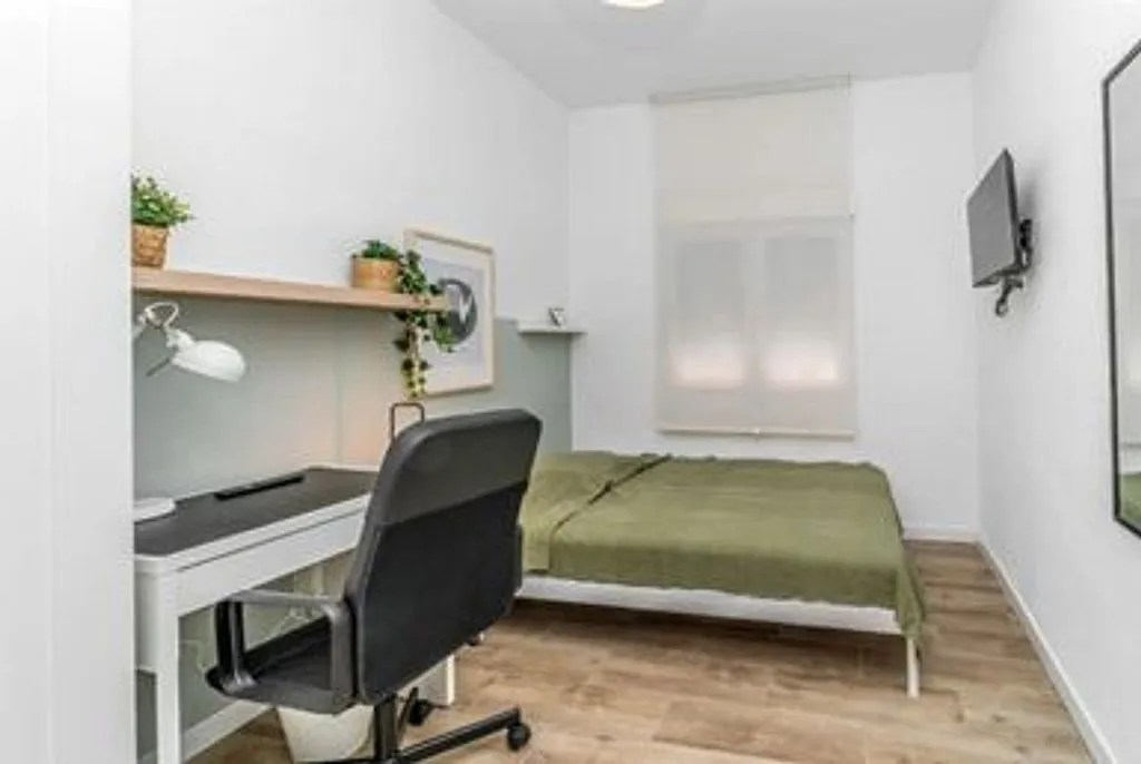 Bedrooms - Furnished Flat in Valladolid with Central Location