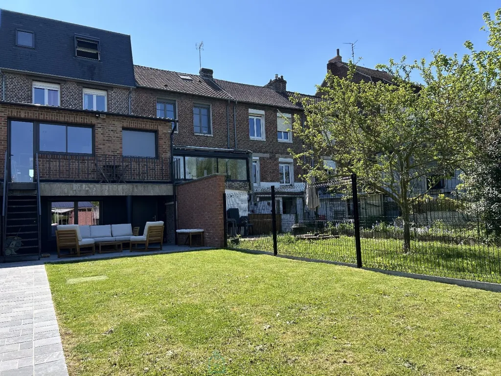 Garden - Charming House with Garden near Train Station
