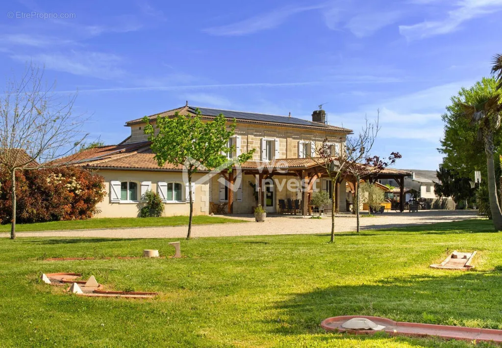 Välivaade - Luxury House with Pool in Périssac