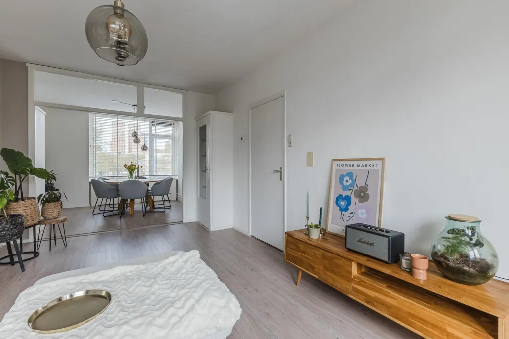 Elutuba - Portiekflat with Zuidas View in Amsterdam