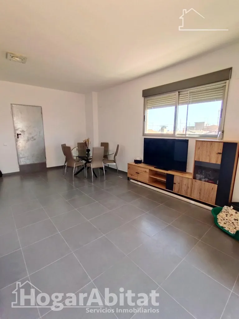 Elutuba - Spacious Corner House with Terraces in Alginet