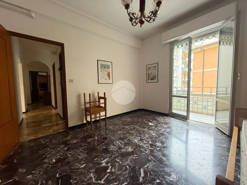 Elutuba - Spacious Flat with Balcony in Genoa