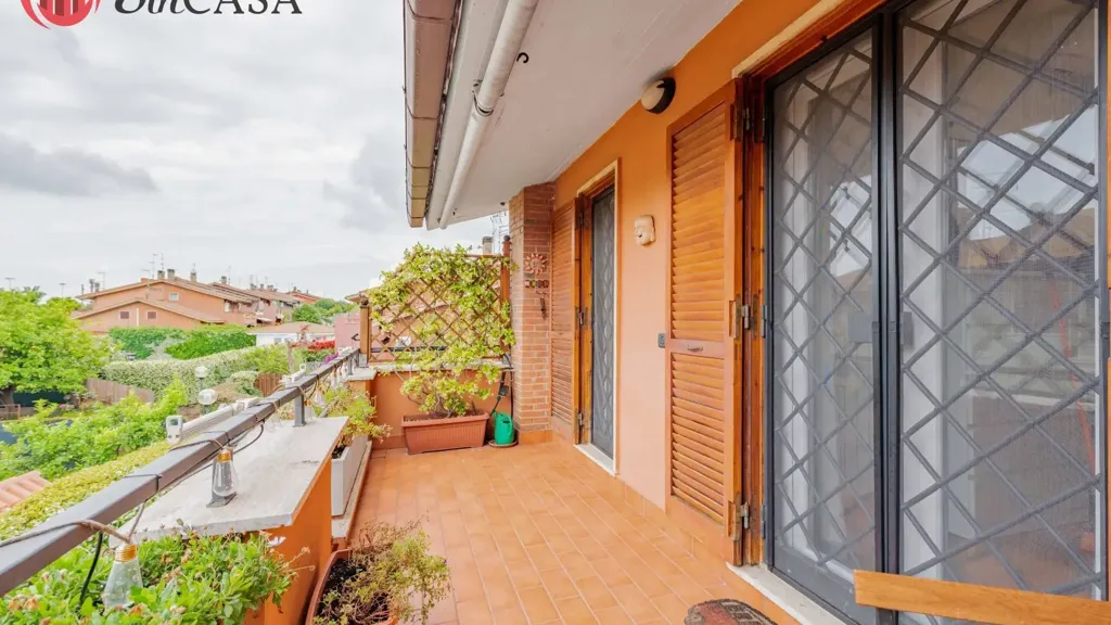 Rõdu - Rear-Accessioned Villa with Pool in Cerveteri