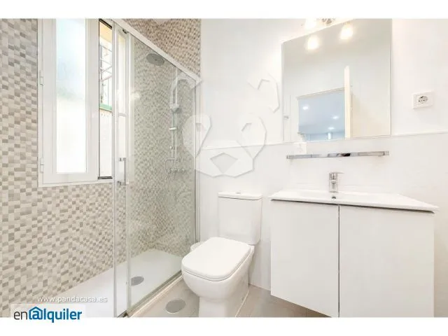 Vannitoad - Reformed Flat with Balcony in Retiro