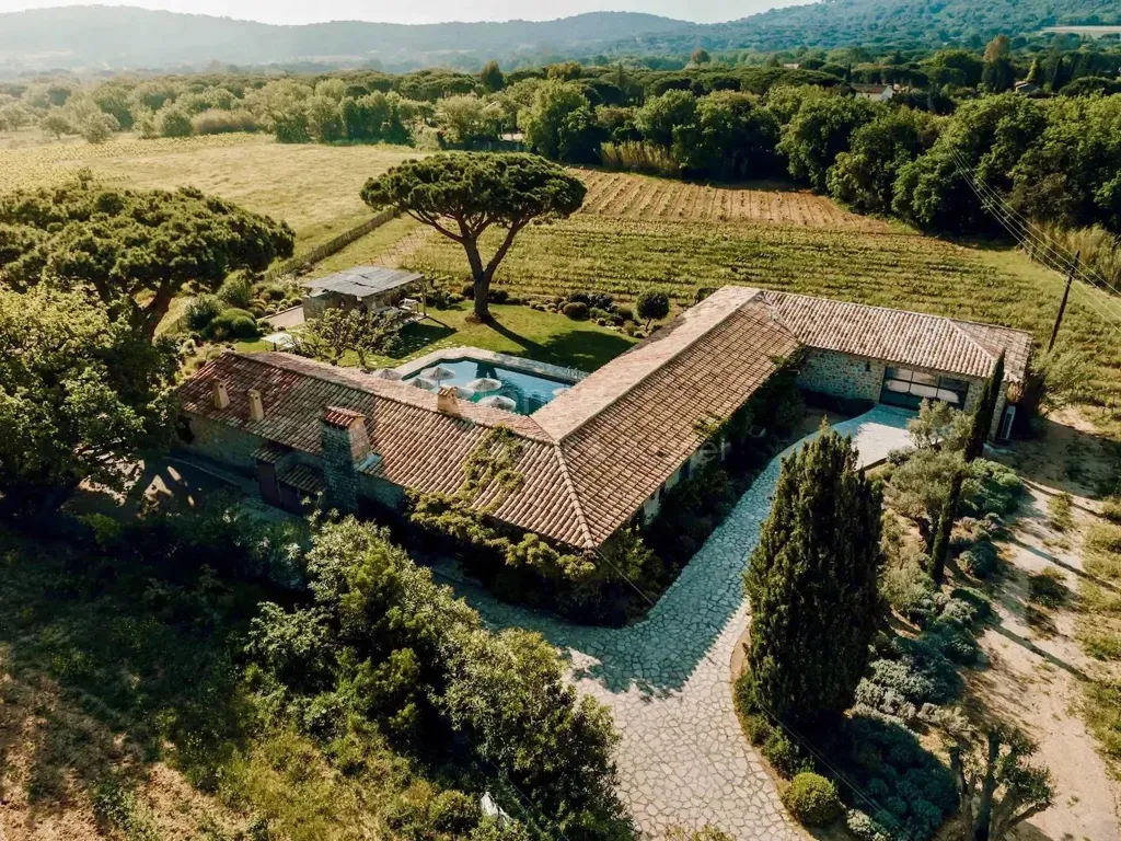 Õhuvaade - Single-Storey Villa with Pool in Ramatuelle