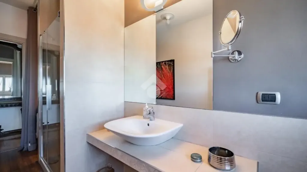 Salles de bain - Apartment with Panoramic View in Castello Di Brianza