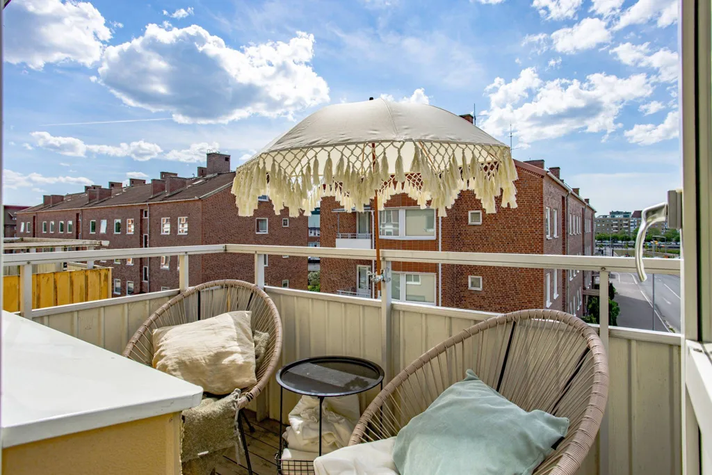 Balcon - Renovated Apartment with South-Facing Balcony in Halmstad