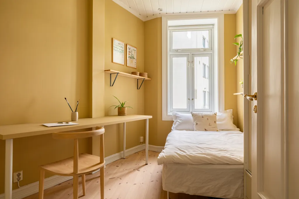 Bureau - Classical 3-Bed Flat with Balcony in St. Hanshaugen