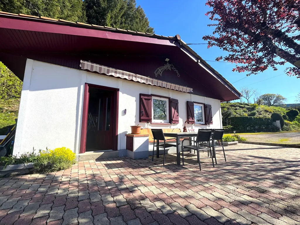 Terrasse - Maison avec Jardin et Atelier à Roannes St Mary