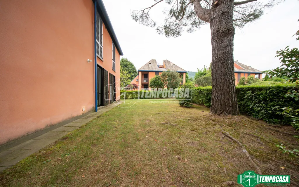 Jardin - Trilocale with Private Garden near Lake Lesa