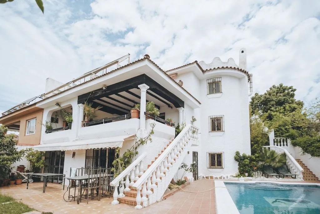 Piscine - Luxury Villa with Pool in Marbella Centre