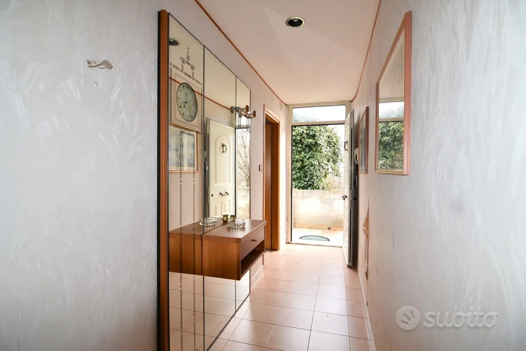 Esik - Duplex Apartments with Courtyard in Macomer