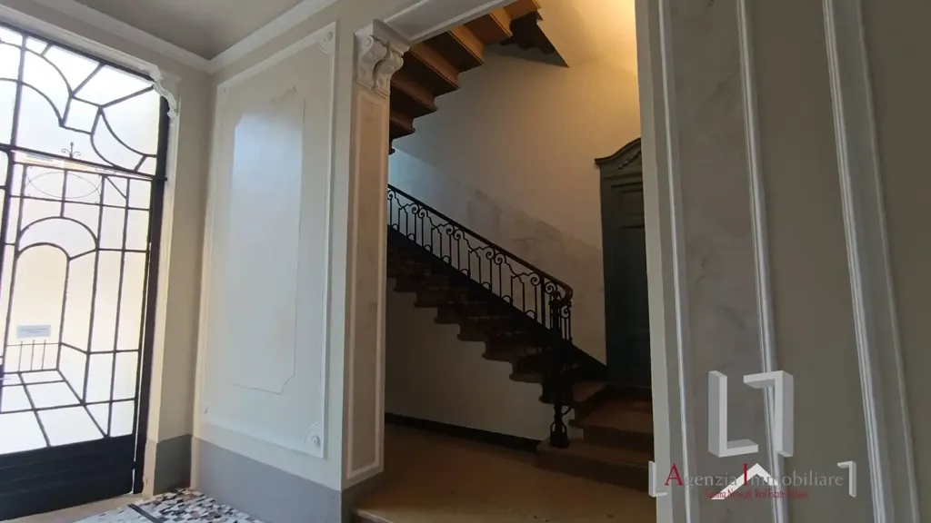 hallway_entrance