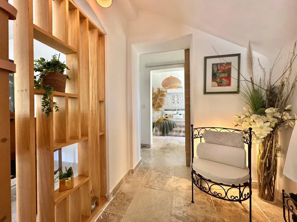Esik - Villa with Pool in La Colle-sur-Loup