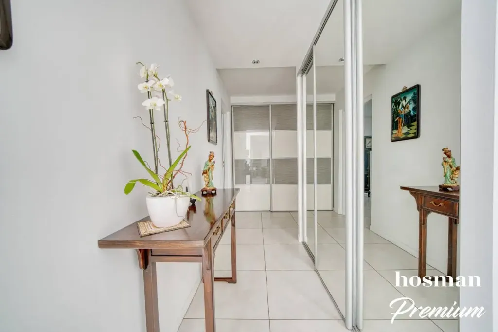 Esik - Luxury Apartment with Patio in La Rochelle