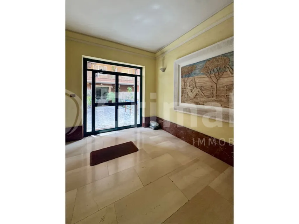 Esik - Apartment with Balcony in Rome, Via Di Boccea