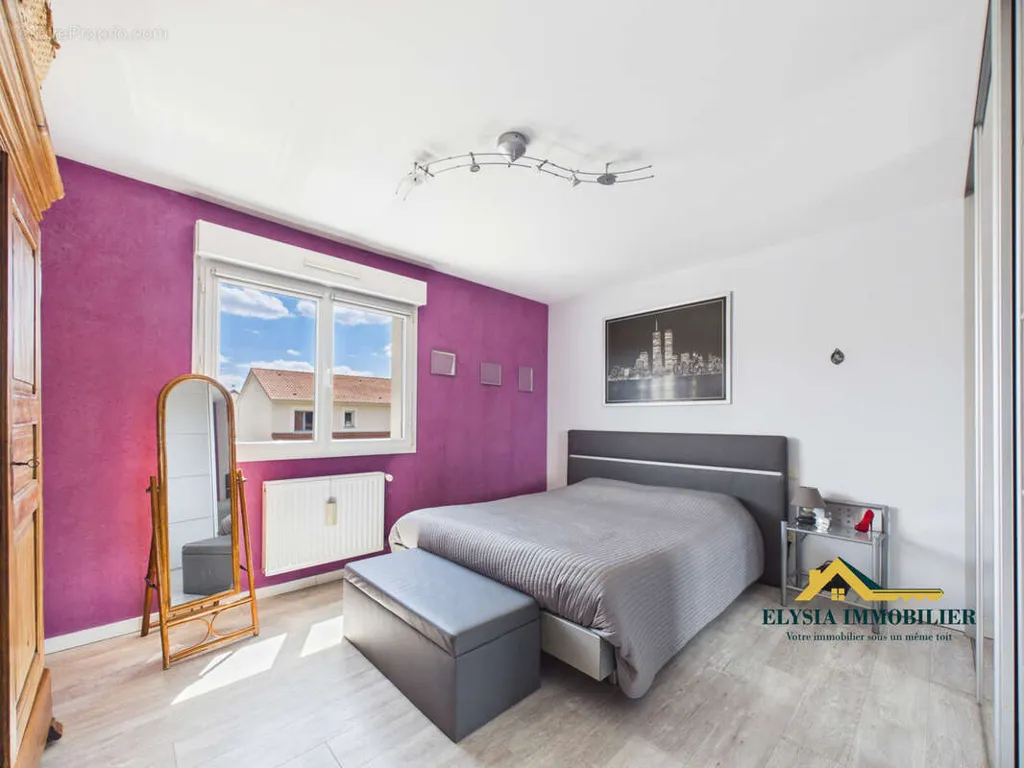 Chambres - Maison Luxueuse avec Terrasse à Ludres