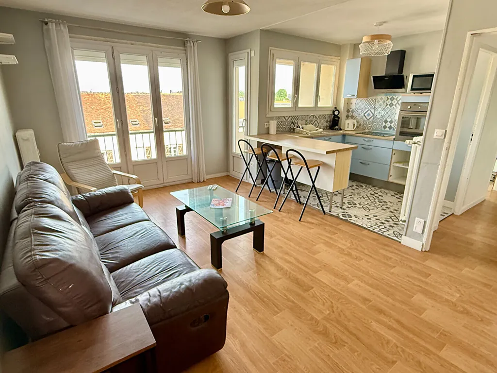 Soggiorno - 4-Bedroom Apartment with Balcony in Caen