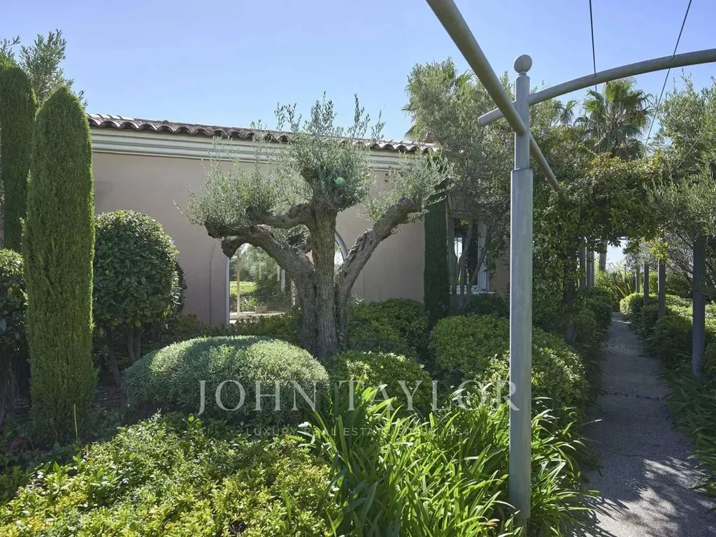 Aed - Villa with Sea View in Bellet Vineyard