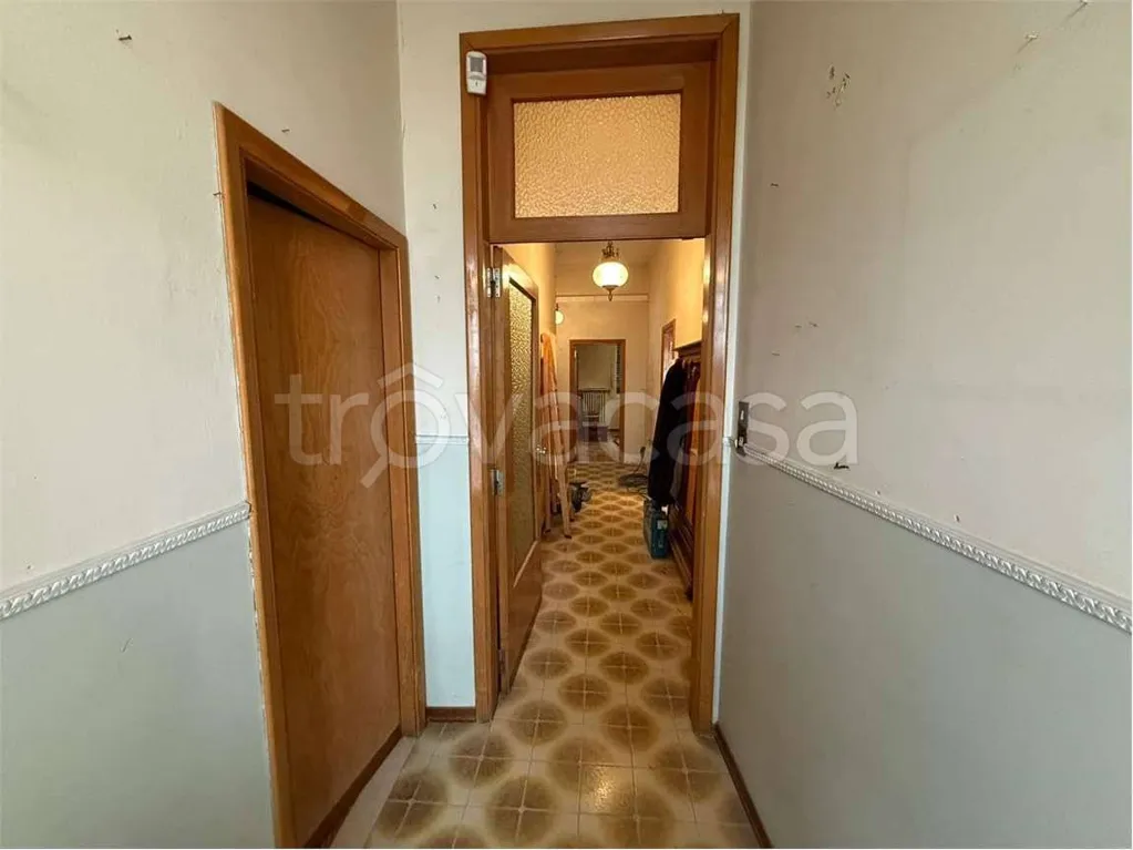 Hallway - Completely Refined Bifamiliar in Central Ferrara