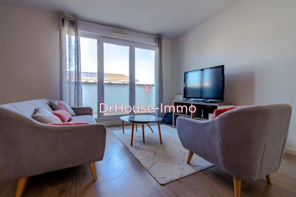 Living Room - 2-Bedroom Apartment with Balcony in Mureaux