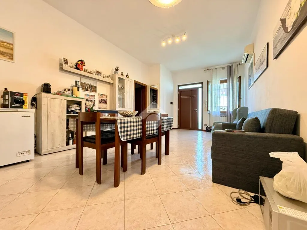 Salle à manger - Ground Floor Apartment with Garage in Vigasio