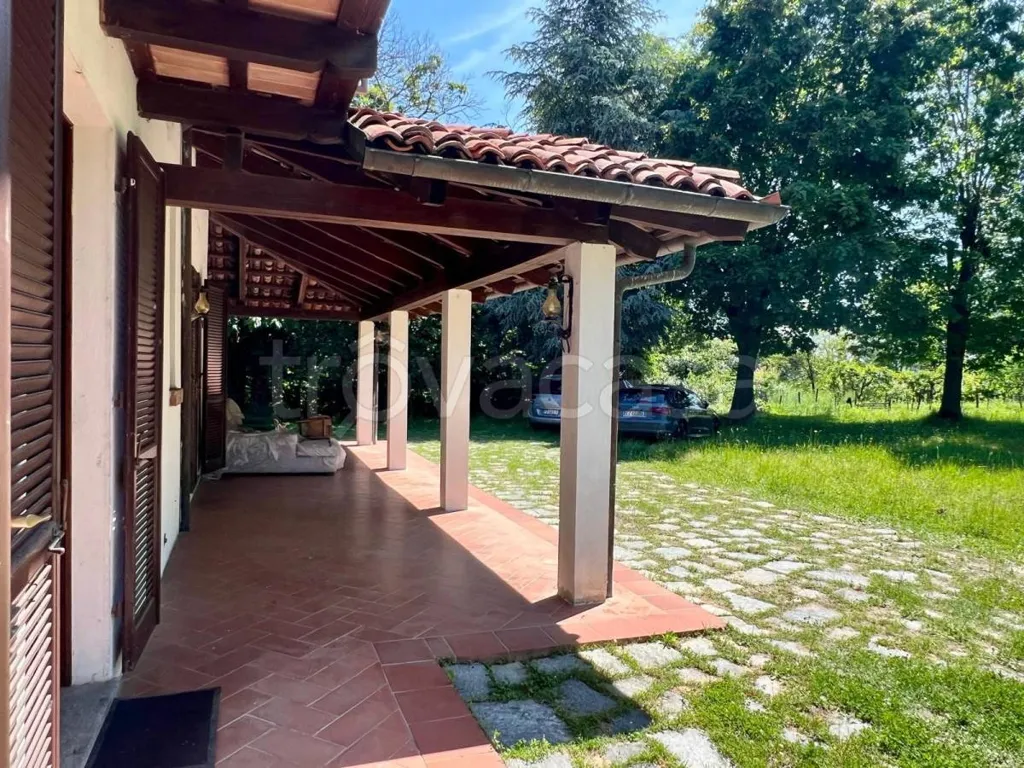 Terrasse - Villa with Private Garden in Sommariva Perno