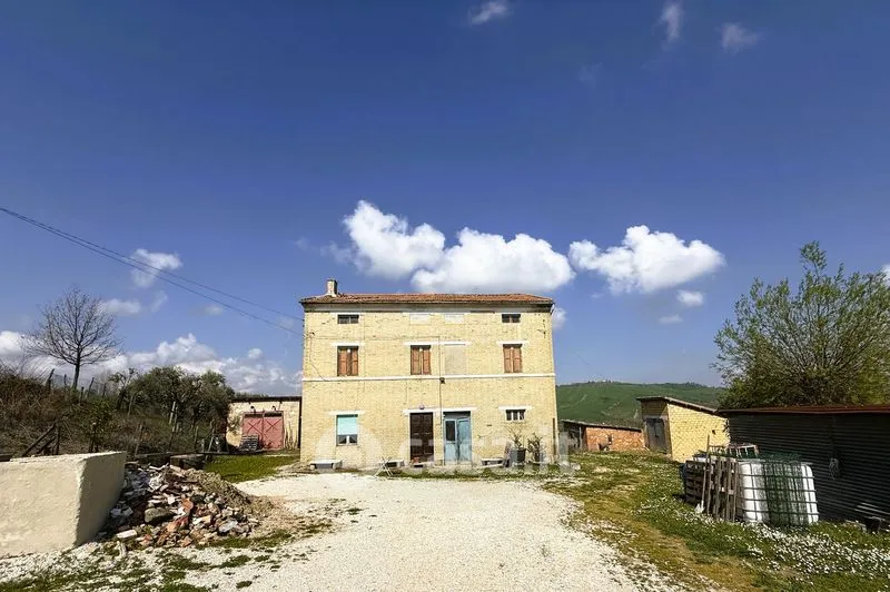Exterior - Rustic Farmhouse with Garden in Loro Piceno