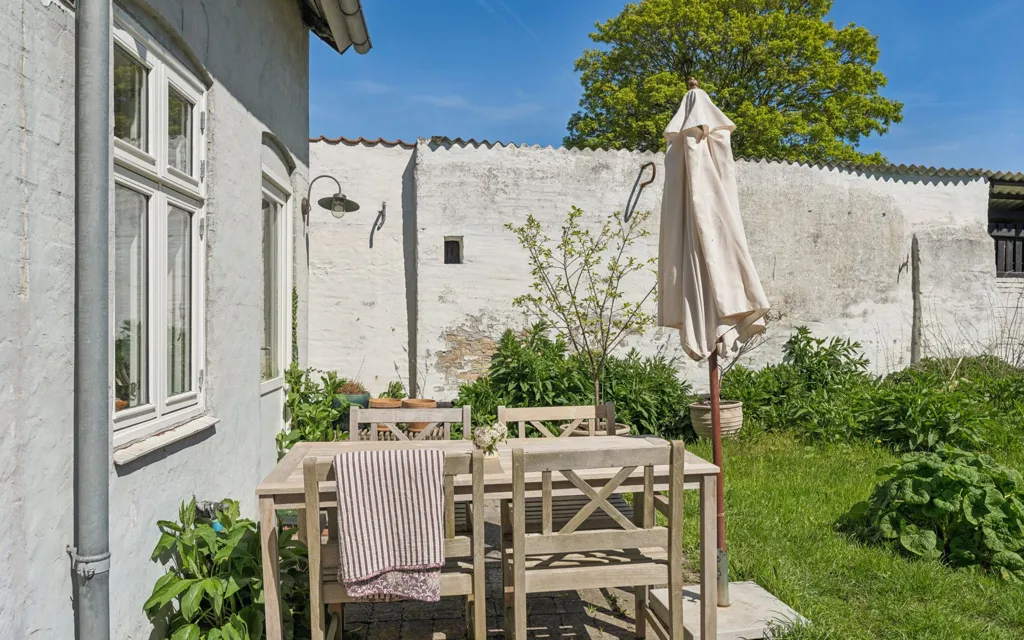 Jardin - Historic Villa with Garden in Ebeltoft