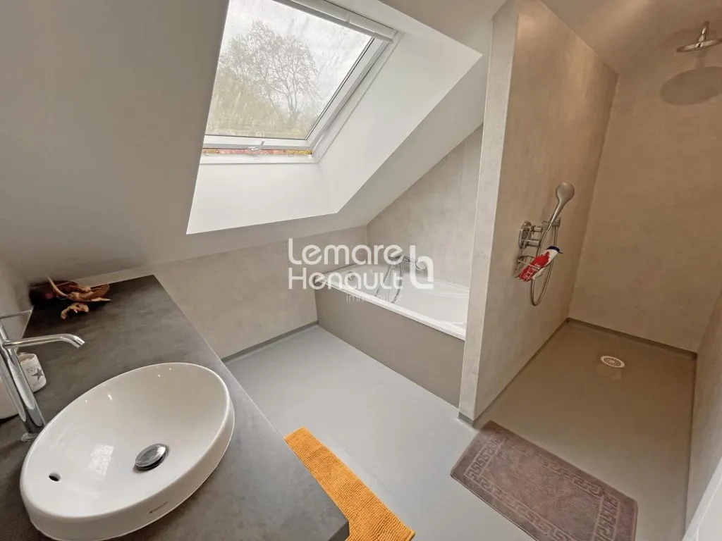 Vannitoad - Contemporary House with Riverfront in 3500 m² Park