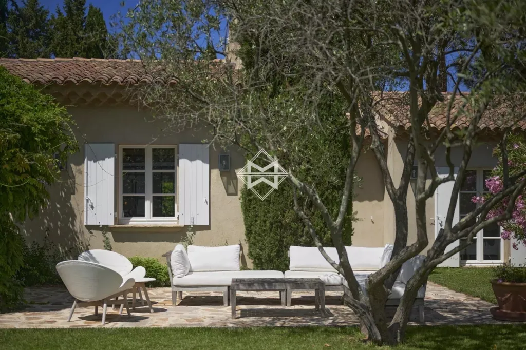 Terrasse - Villa avec Piscine près de la Plage