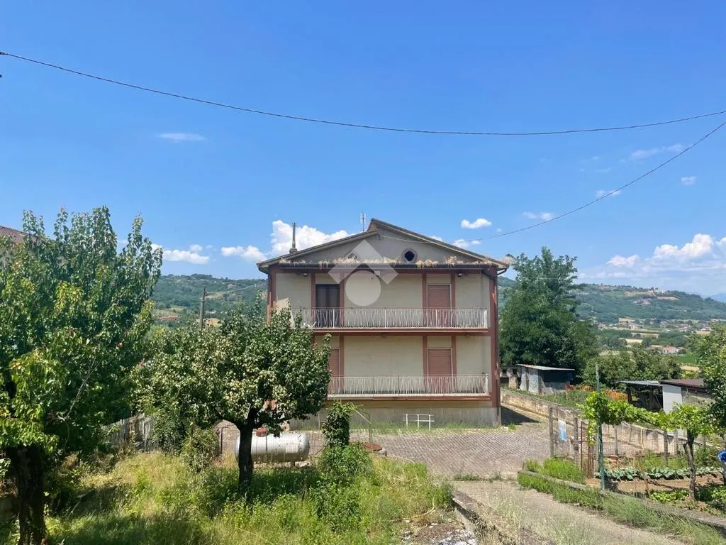 Välivaade - Spacious 5-Room Apartment with Garden in Motta Valle