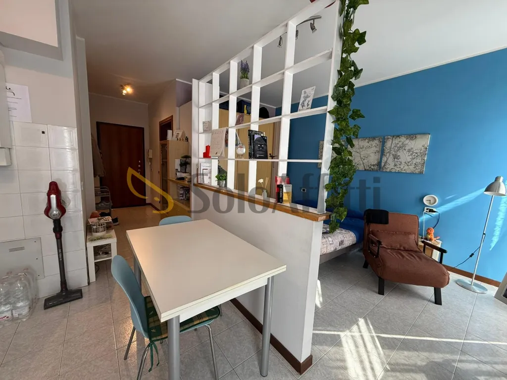 Söögituba - Studio Apartment with Balcony in Modena