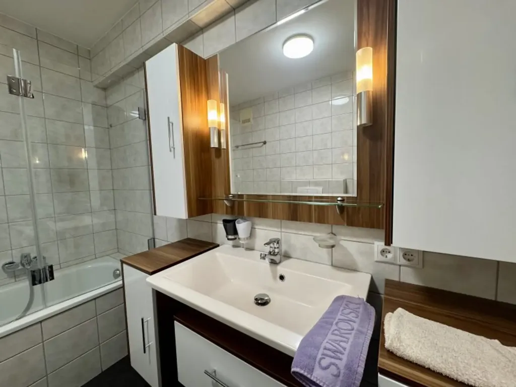 Salles de bain - 3-Bedroom Apartment with Balcony in Absam